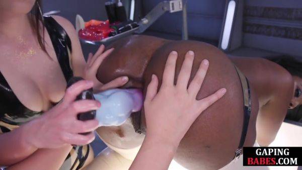 Ebony anal dyke assfucked in space 3some by latex lezdom - hotmovs.com on poweredporn.com