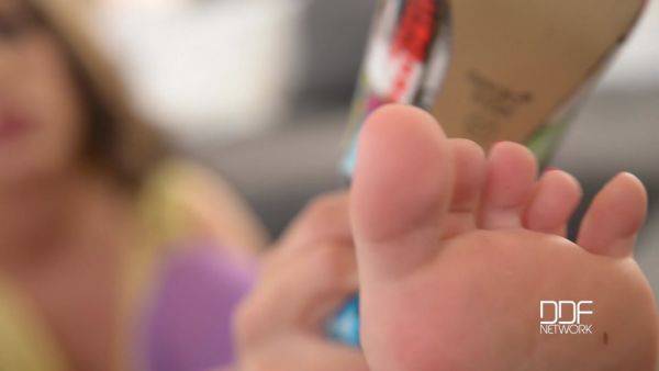 Obey My Feet, Sweeties! - PornWorld - hotmovs.com - Hungary on poweredporn.com