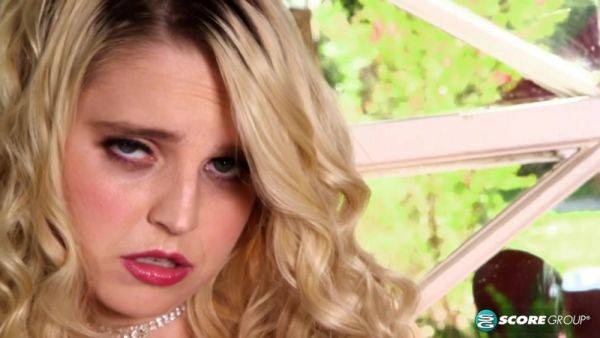 Codi & Her Giant Toy Cock - hotmovs.com on poweredporn.com