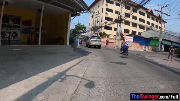 Amateur Thai girl picked up in a mall and fucked from behind doggystyle - sunporno.com - Thailand on poweredporn.com