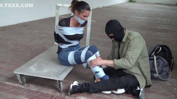 Lost Woman - hotmovs.com on poweredporn.com