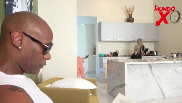 La Mucama Urgida - Mundo X - hotmovs.com on poweredporn.com