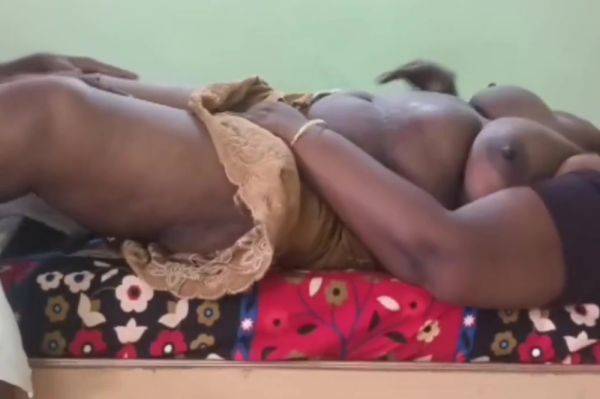 Indian Black Wife Hot Sucking Pussy Finguring - desi-porntube.com - India on poweredporn.com