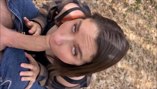 Une grosse et belle pipe en forét elle avale tout - txxx.com - France on poweredporn.com