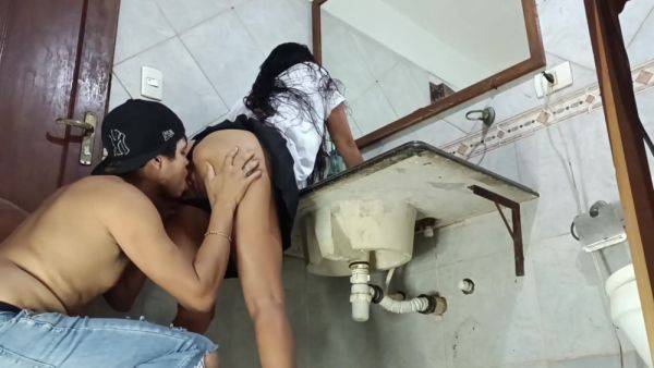 Sexo Anal Con Estudiante En El Bano - videomanysex.com on poweredporn.com