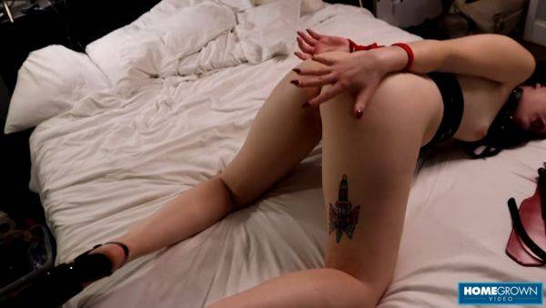 Watch Winter Ryleigh get her small tits spanked and her mouth stretched by her kinky BDSM partner - sexu.com on poweredporn.com