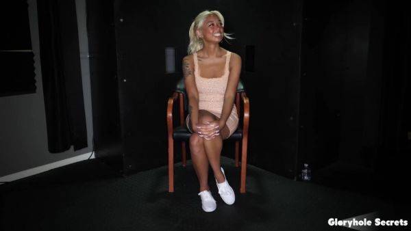 Hot Blonde Bimbo Barbie Sucking Dick At The Gloryhole - hclips.com on poweredporn.com