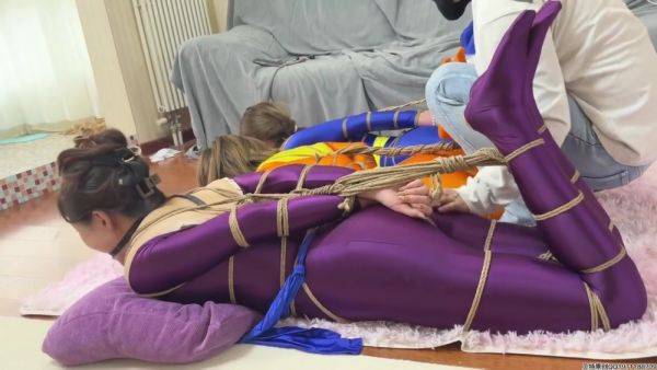 Trapped 2 - hotmovs.com on poweredporn.com