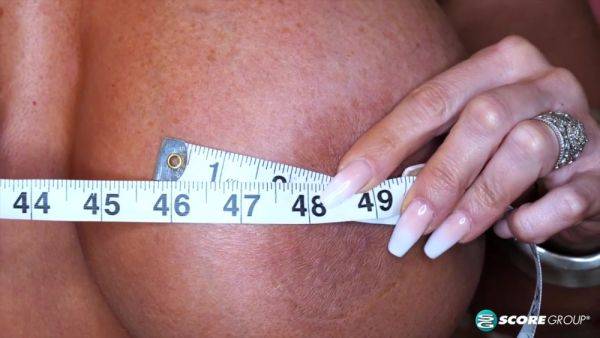 Big MILF Tits - hotmovs.com on poweredporn.com