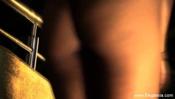 Dancing To The Erotic Music Babe - hotmovs.com - India on poweredporn.com