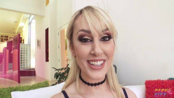 Hot Blonde Maxim Law Masturbation - hotmovs.com on poweredporn.com