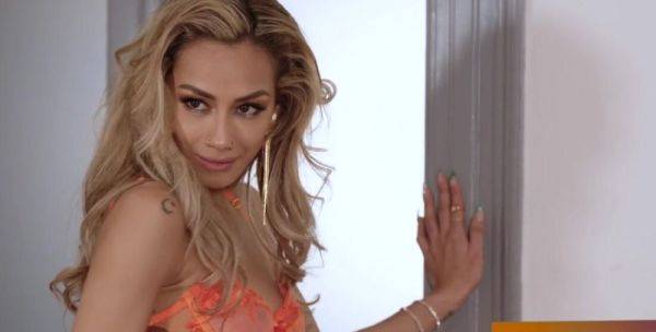 Veronica Leal Enjoys Intense Spooning - inxxx.com on poweredporn.com