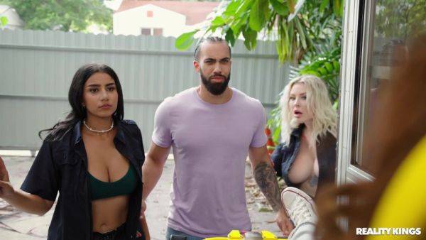 Tattooed blonde dude fucks two horny sluts in a van - xtits.com on poweredporn.com