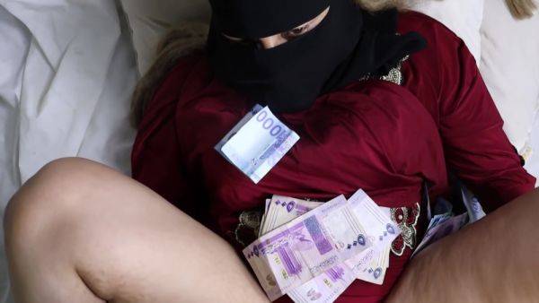 انا سارة بتناك من صديقى وبحب امص زبه واستمتع بممارسة الجنس الجزء الاول - hclips.com - India on poweredporn.com