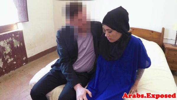 Arab Amateur In A Hijab Plowed With Cock - hclips.com on poweredporn.com