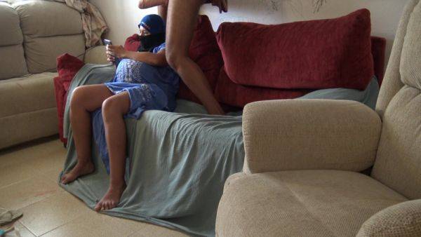 Syrian Refugee Is Disturbed By Her Geman Roommate In Berlin - desi-porntube.com - India - Syria on poweredporn.com