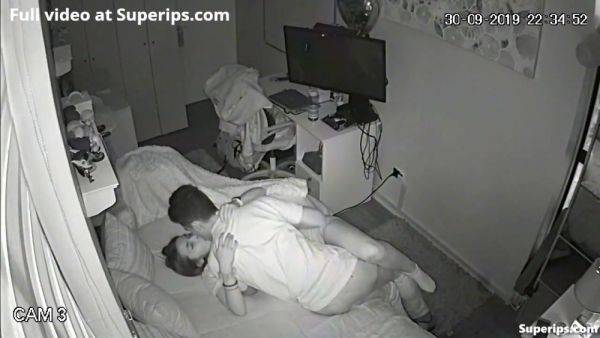 Ipcam American Teen Couple Explores Their Sexuality - voyeurhit.com - Usa on poweredporn.com