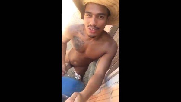 Caipira roludo dando gozadinha - drtuber.com on poweredporn.com