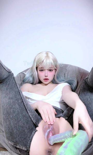 Stacked brunette goes solo toys and masturbation - drtuber.com - Japan on poweredporn.com