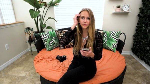 Stepmom found out she likes things anal - drtuber.com on poweredporn.com