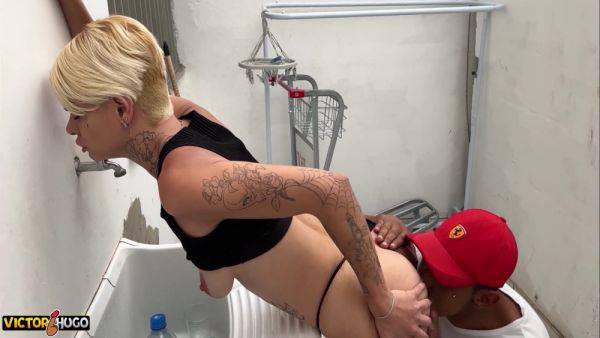 He Went To Ask For Water And Ended Up Having Sex With The Young Girl - hclips.com on poweredporn.com