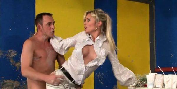 Skilled Laura Crystal gets awarded with sex - drtuber.com on poweredporn.com