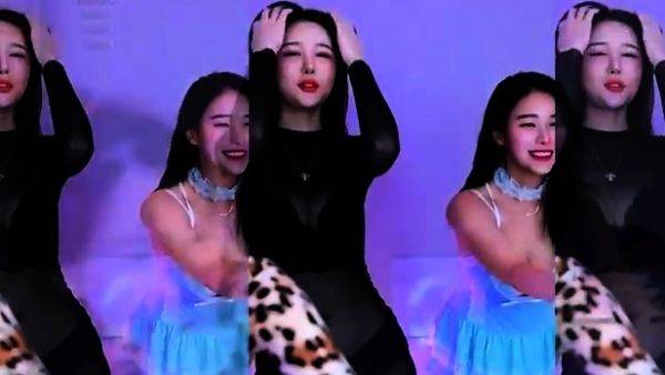 Coed amateur teens group sex in dorm room - drtuber.com on poweredporn.com