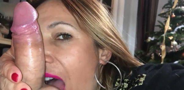 Elle lui mange la queue et ses couilles avant la faciale - txxx.com - France on poweredporn.com