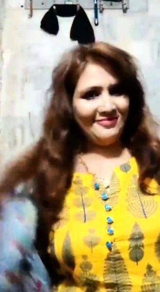 जरीन ने सलवार कमीज से - drtuber.com - India on poweredporn.com