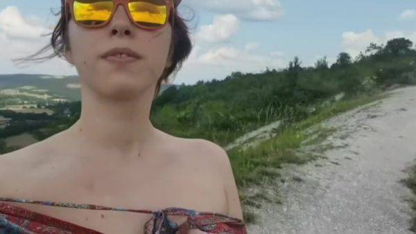 Je Suis Une Vraie Coquine Je Mexhibe Sur Montagne Avec Des Gens A Cote Mmmh Jadore - hclips.com on poweredporn.com