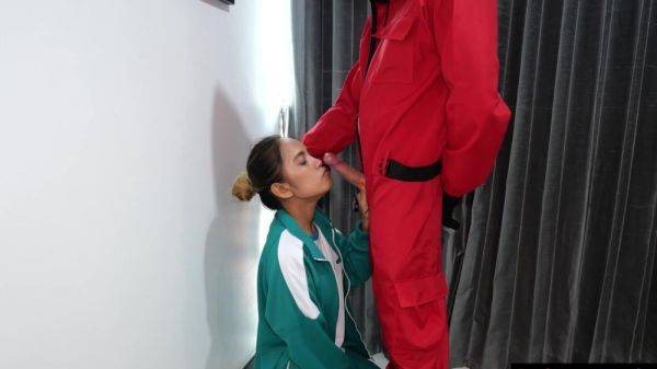 Squid Game cosplay: Thai teen uses all her holes to please warden - anysex.com - Thailand on poweredporn.com