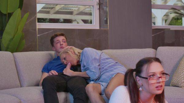 Slim mature plays with her daughter's boyfriend a little too slutty - hellporno.com on poweredporn.com