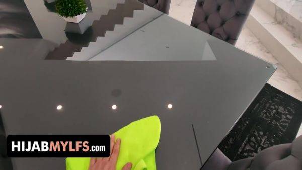 Muslim Sister-in-law Is Disturbed When She Sees Her Brother-in-laws Big Cock - Hijab Mylfs - hotmovs.com - Usa on poweredporn.com