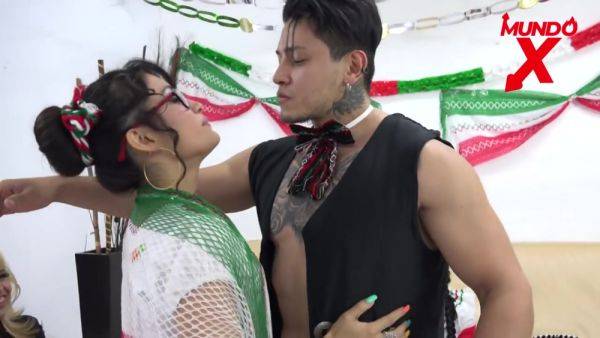 Noche Porno Mexicana 1 - Mundo X - hotmovs.com on poweredporn.com