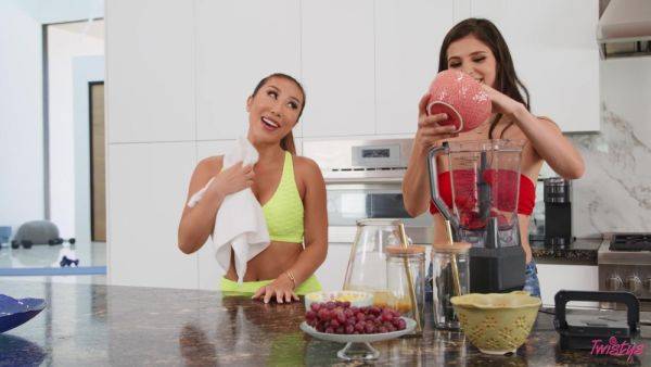 Morning fun between hot lesbian babes in superb mom-daughter tryout - xbabe.com on poweredporn.com