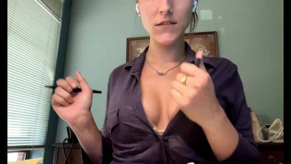 Just another day in the office and I'm bored - txxx.com - Usa on poweredporn.com