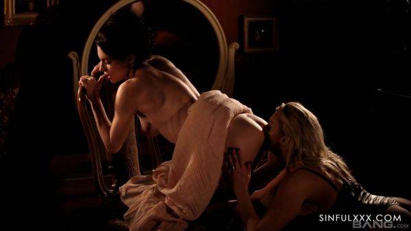 Aroused females worship one another's wet pussies in flawless cam duo - xbabe.com on poweredporn.com