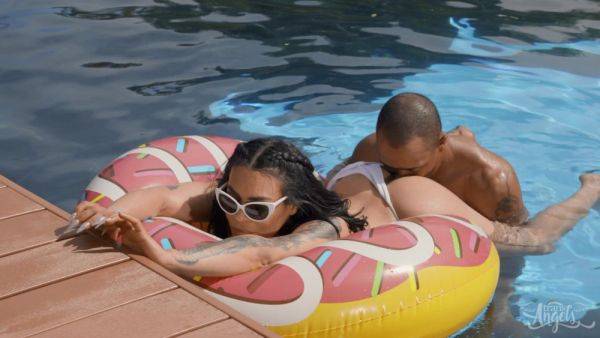 Tranny enjoys wet sex outdoors in the pool: Eva's Creamy Pool Fuck - Eva Maxim - xhand.com on poweredporn.com