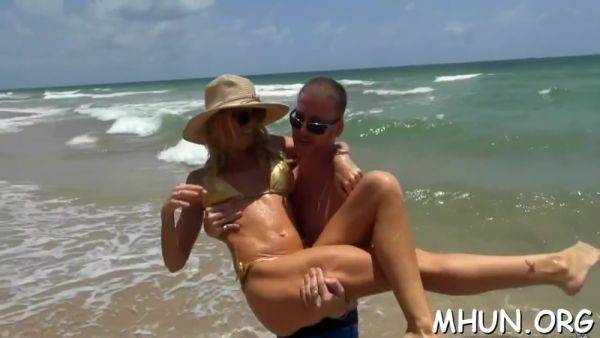 Juicy Milf Adores Getting Fucked - hclips.com on poweredporn.com