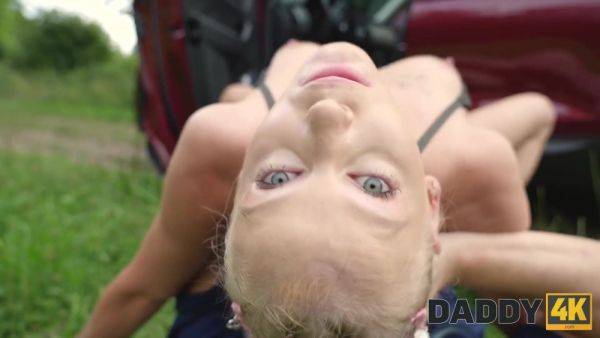 Ariela Donovan - Stuck - Ariela donovan - xhand.com on poweredporn.com