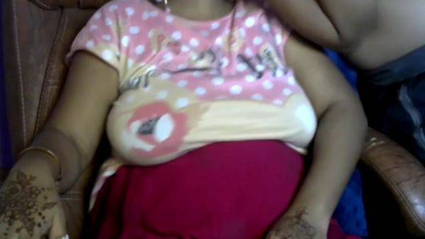 Desi Hot Sexy Girl Tried To Have Sex With Her Servants Cock By Applying Make-up And Clamp On The Nipples - desi-porntube.com - India on poweredporn.com