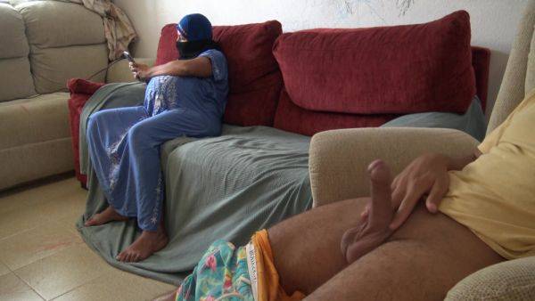 Muslim Stepmom Is Shocked!!! I Take Out My Huge Cock For Surprise Cumshot!!! - desi-porntube.com - India on poweredporn.com