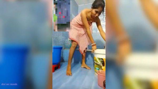 Desi Hot Girl Dress Removing Bathing Showing For Stepbrother Small Boobs Showing - desi-porntube.com - India on poweredporn.com