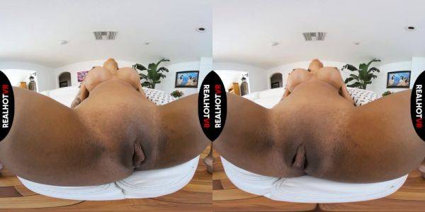 She has the perfect body for you - drtuber.com on poweredporn.com