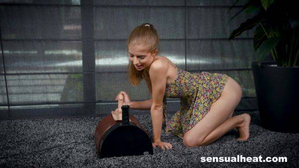 Passionate amateur tries her new fuck machine in loud solo passion - xbabe.com on poweredporn.com