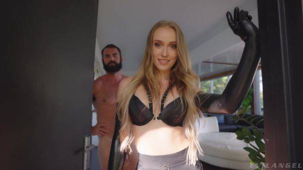 Thin blonde attains insane pleasure from fucking on cam in such forms - hellporno.com on poweredporn.com