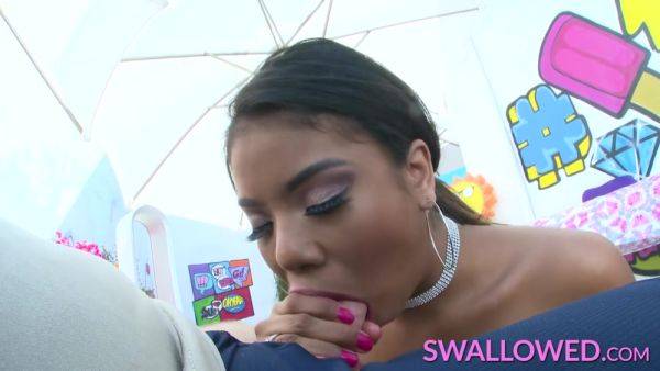 Head Game On Point With Nia - hotmovs.com on poweredporn.com