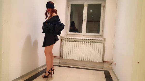 Vetue de cuir elle le prend bien en bouche - txxx.com - France on poweredporn.com