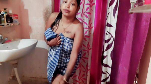 Indian Housewife - Huge Boobs - desi-porntube.com - India on poweredporn.com