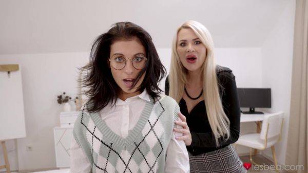 Erotic Lesbian Love Making - Shy Nerdy Teen Turns To Hot Lesbian - Jenny Doll - xtits.com - Czech Republic on poweredporn.com